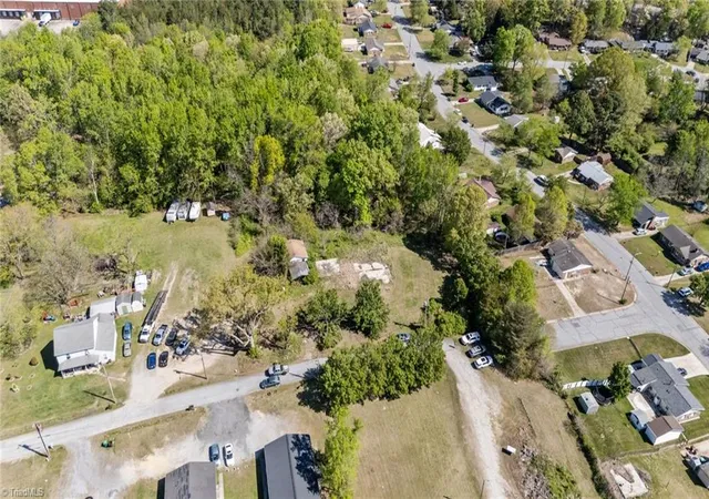 4th image of 1011 Gaines Ave, High Point, NC 27263 | MLS# 1215203