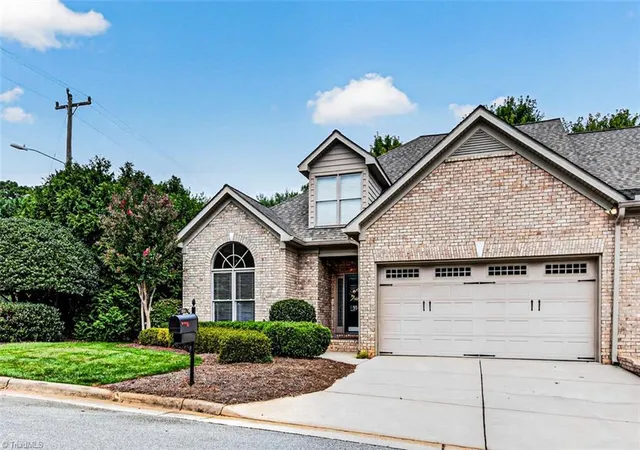 2nd image of 5501 Seven Gates Dr, Greensboro, NC 27410 | MLS# 1231168