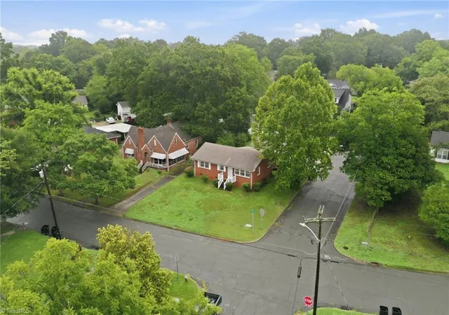 Photo 3 of Sale Pending at 201 Rolling Rd, Burlington, NC 27217 | MLS# 1229123 | Listing updated on 2026-09-08