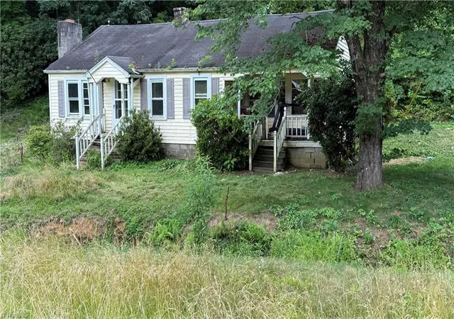 Homes for sale in Pilot Mountain, NC | 254 Toms Creek Church Rd, Pilot Mountain, NC 27041 | MLS# 1226125