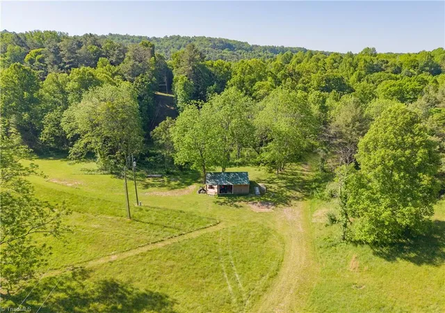 3rd image of 8730 Lee Dr Ne, Copper Hill, VA 24079 | MLS# 1225405