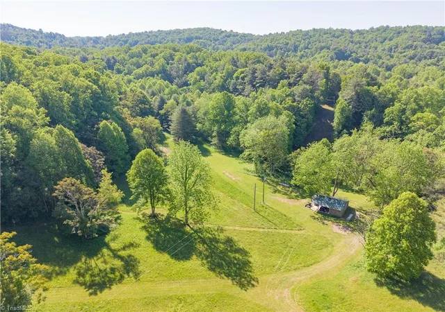 5th image of 8730 Lee Dr Ne, Copper Hill, VA 24079 | MLS# 1225405