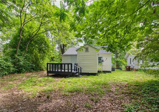 27th image of 404 Hickory Chapel Rd, High Point, NC 27260 | MLS# 1222608
