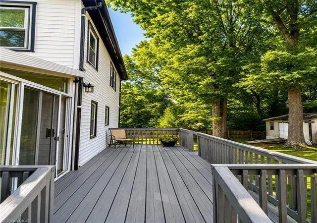 Photo 3 of Sale Pending at 7 Brk Pine Cir, Greensboro, NC 27406 | MLS# 1228367 | Listing updated on 2026-08-23