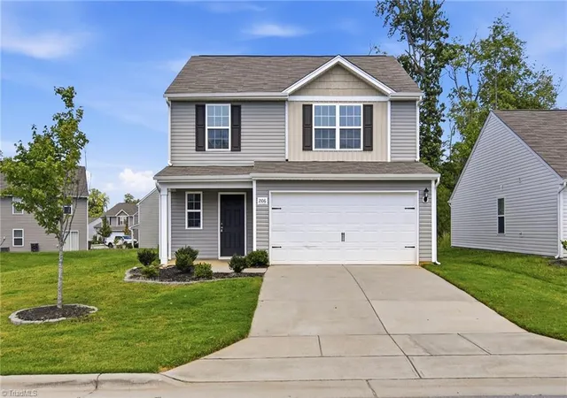 Photo 1 of Single family home for sale at 2106 Briar Run Dr, Greensboro, NC 27405 | MLS# 1229929 | Listing updated on 2026-09-09