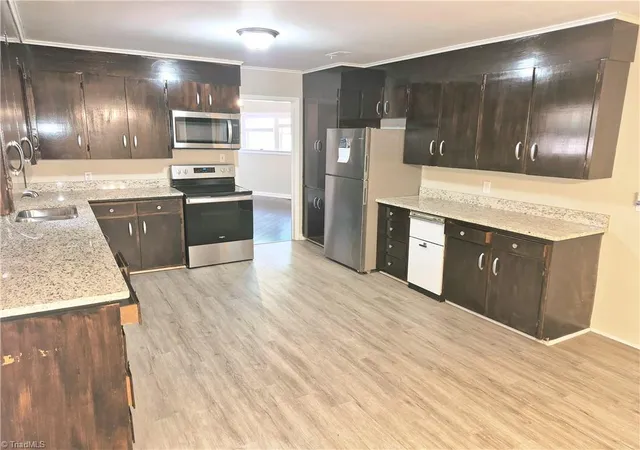 Photo 3 of Single family home for sale at 1603 Wendover Dr, High Point, NC 27262 | MLS# 1230379 | Listing updated on 2026-09-17