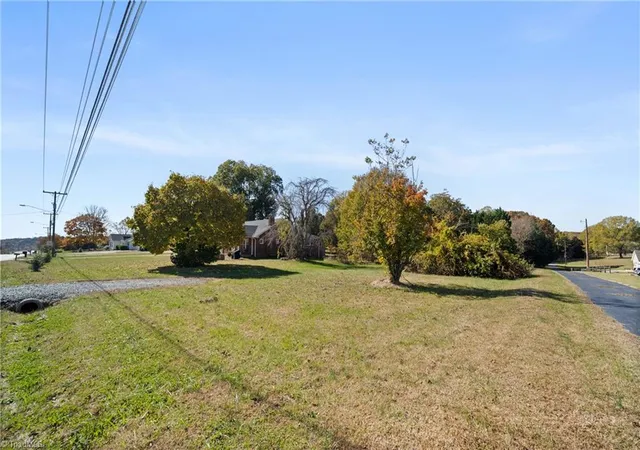 2nd image of 610 Meadowlark Dr, Winston Salem, NC 27106 | MLS# 1201142