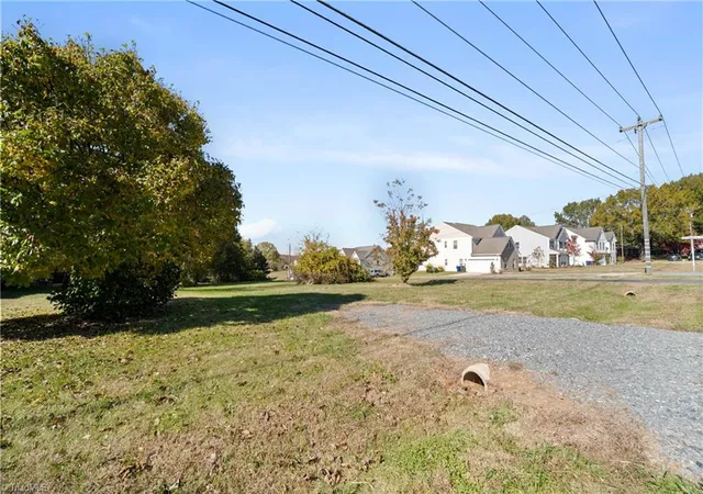 3rd image of 610 Meadowlark Dr, Winston Salem, NC 27106 | MLS# 1201142