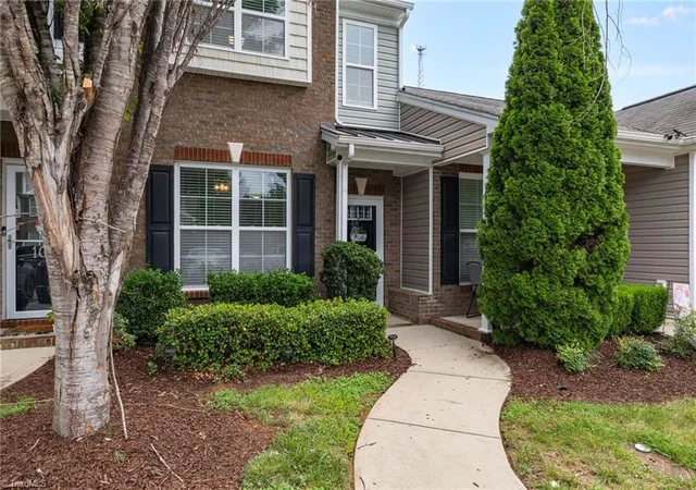 Photo 3 of Sale Pending at 1021 Kelso Ln, Burlington, NC 27215 | MLS# 1231019 | Listing updated on 2026-09-13