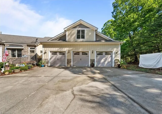 3rd image of 2207 Sierra Trace Rd, Denton, NC 27239 | MLS# 1219344