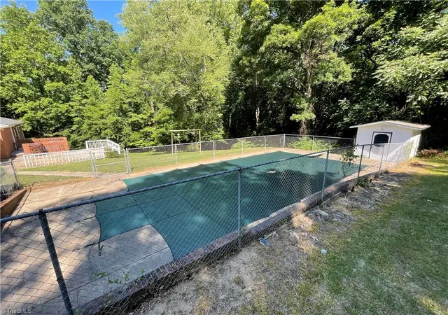 Photo 3 of Single family home for sale at 5802 Mendenhall Rd, Archdale, NC 27263 | MLS# 1223606 | Listing updated on 2026-09-19