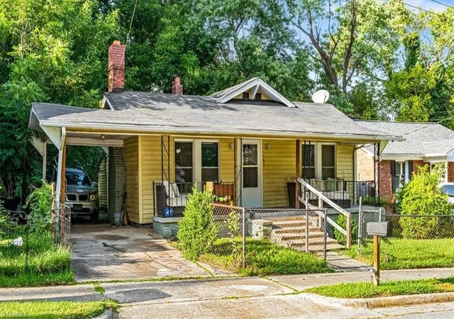 Photo 3 of Single family home for sale at 1207 Vernon Pl, High Point, NC 27260 | MLS# 1231266 | Listing updated on 2026-09-10