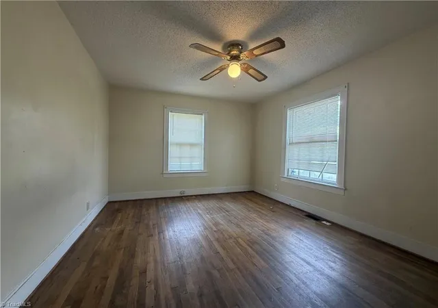 4th image of 324 E Mcculloch St, Greensboro, NC 27406 | MLS# 1226875