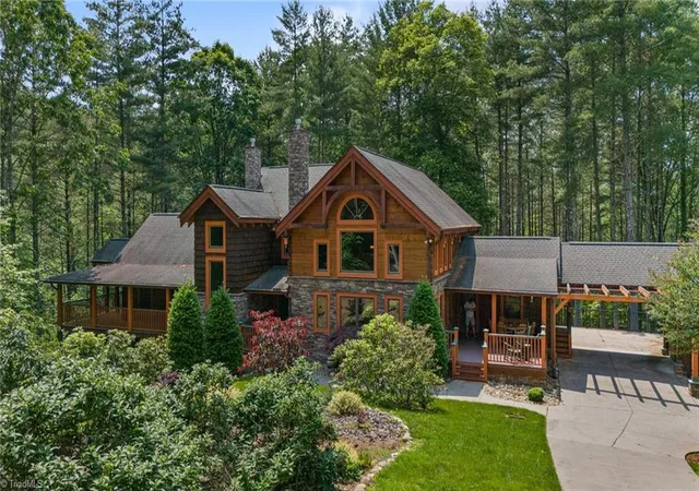 Photo 3 of Single family home for sale at 5626 Rocky Fls Ln, Lenoir, NC 28645 | MLS# 1182052 | Listing updated on 2026-04-27