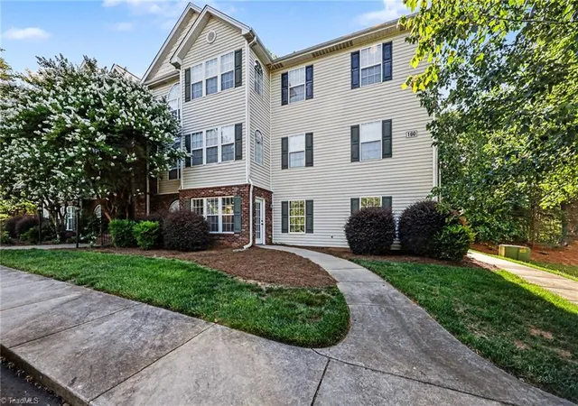 2nd image of 160 James Rd #1D, High Point, NC 27265 | MLS# 1223397