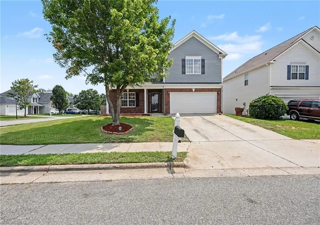 4th image of 4501 Wolf Run Dr, Greensboro, NC 27406 | MLS# 1229472