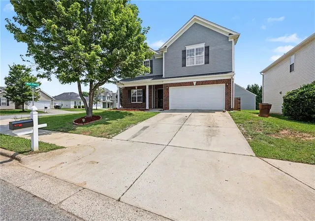 5th image of 4501 Wolf Run Dr, Greensboro, NC 27406 | MLS# 1229472