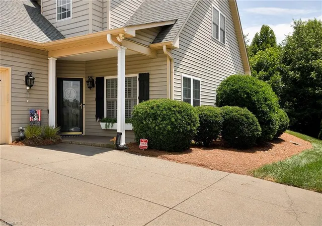 Photo 2 of Sale Pending at 1074 Muirfield Ave, Clemmons, NC 27012 | MLS# 1224566 | Listing updated on 2026-10-07