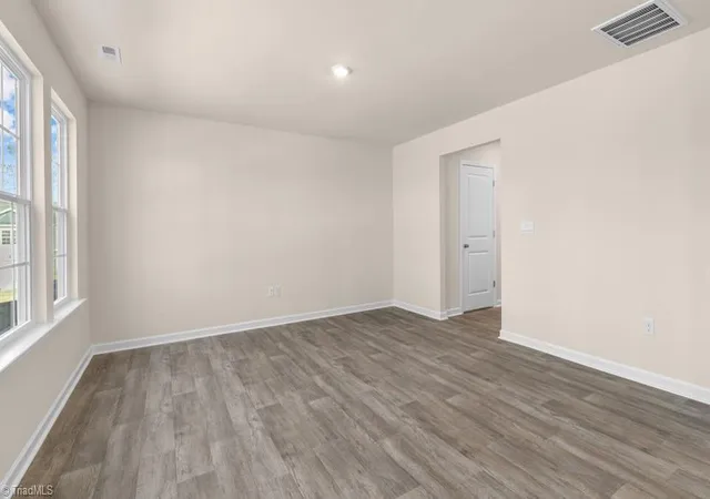 4th image of 450 Mirage Dr, Winston Salem, NC 27127 | MLS# 1226923