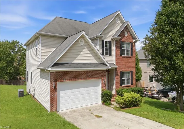 Photo 3 of Single family home for sale at 3890 Filton Dr, Greensboro, NC 27406 | MLS# 1229786 | Listing updated on 2026-08-23