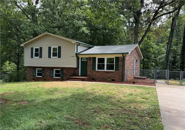 Homes for sale in Pfafftown, NC | 6529 Benson Ln, Pfafftown, NC 27040 | MLS# 1225414