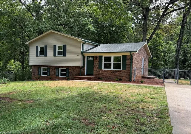 Homes for sale in Pfafftown, NC | 6529 Benson Ln, Pfafftown, NC 27040 | MLS# 1225414