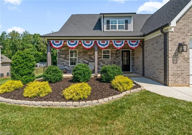 Photo 2 of Single family home for sale at 358 Windsor Trl, Lexington, NC 27295 | MLS# 1233502 | Listing updated on 2026-08-30