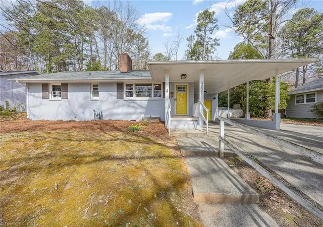 Photo 2 of Single family home for sale at 3021 Kinnamon Rd, Winston Salem, NC 27104 | MLS# 1215537 | Listing updated on 2026-04-14