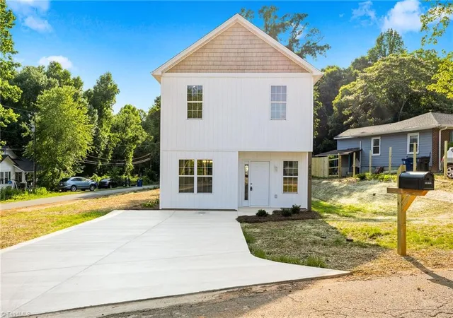 2nd image of 4606 Erin St, Winston Salem, NC 27105 | MLS# 1226349