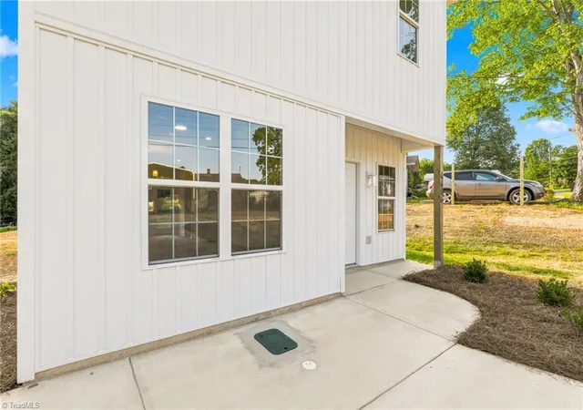 4th image of 4606 Erin St, Winston Salem, NC 27105 | MLS# 1226349