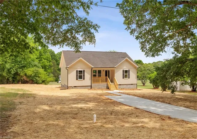 Homes for sale in Eden, NC | 210 Merriman St, Eden, NC 27288 | MLS# 1224915