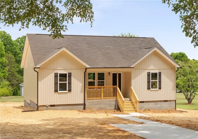Homes for sale in Eden, NC | 210 Merriman St, Eden, NC 27288 | MLS# 1224915
