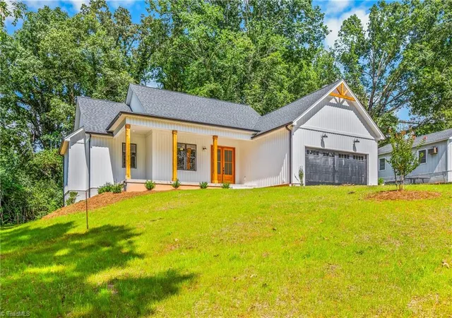 2nd image of 1807 Bramblewood Trl, Pfafftown, NC 27040 | MLS# 1230466