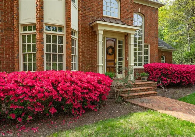Photo 3 of Mansion for sale at 4650 Cherryhill Ln, Winston Salem, NC 27106 | MLS# 1215673 | Listing updated on 2026-04-14