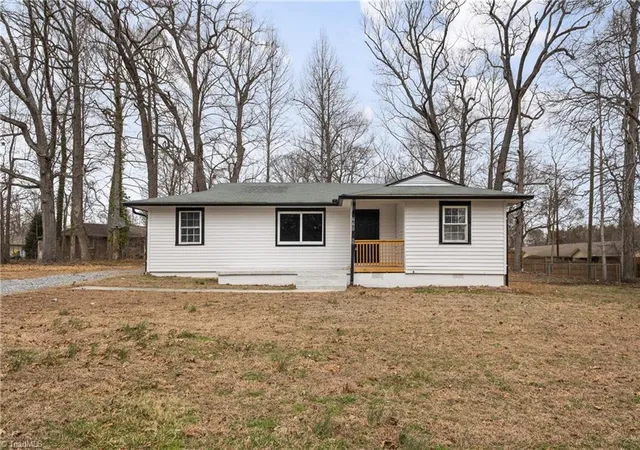 3rd image of 220 Hedgecock Rd, High Point, NC 27265 | MLS# 1210501