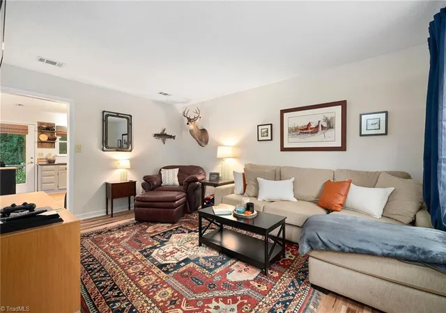 Photo 3 of Single family home for sale at 524 Rock Cliff Ct, Winston Salem, NC 27104 | MLS# 1228761 | Listing updated on 2026-09-12