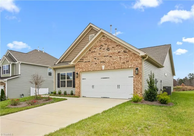 Photo 3 of Single family home for sale at 1926 Darrell Dr, Graham, NC 27253 | MLS# 1204707 | Listing updated on 2026-01-13