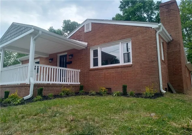 2nd image of 1008 Side Dr, Greensboro, NC 27406 | MLS# 1218959