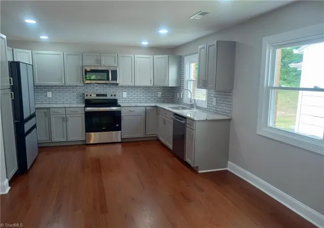 5th image of 1008 Side Dr, Greensboro, NC 27406 | MLS# 1218959