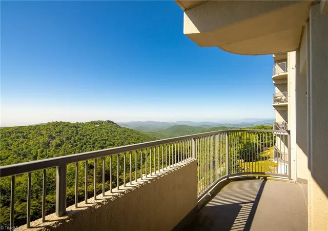 Photo 2 of Single family home for sale at 303 Sugar Top Dr #2210, Sugar Mountain, NC 28604 | MLS# 1227472 | Listing updated on 2026-07-15