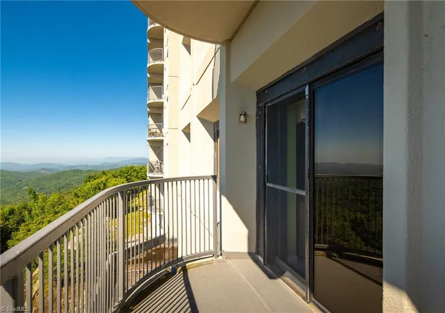 Photo 4 of Single family home for sale at 303 Sugar Top Dr #2210, Sugar Mountain, NC 28604 | MLS# 1227472 | Listing updated on 2026-07-15