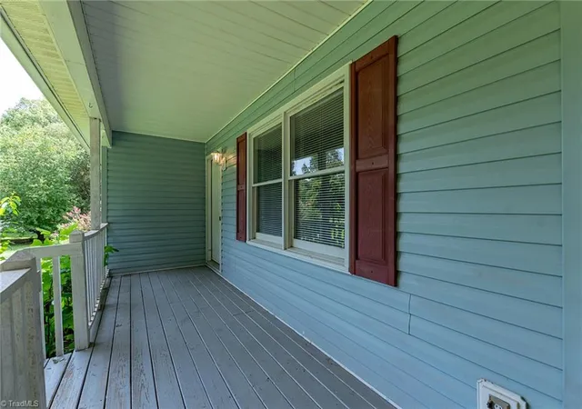 Photo 3 of Sale Pending at 4322 Oak Brk Ct, Trinity, NC 27370 | MLS# 1231379 | Listing updated on 2026-08-28