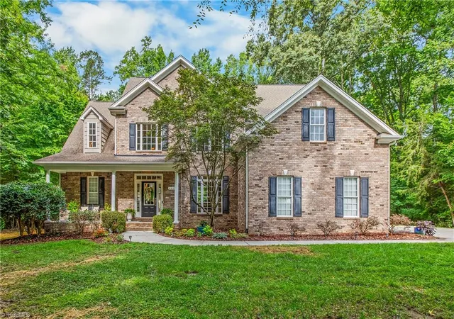 Photo 3 of Sale Pending at 882 Horneytown Rd, High Point, NC 27265 | MLS# 1230454 | Listing updated on 2026-09-01