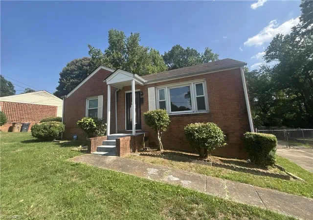 1st image of 902 Ross Ave, Greensboro, NC 27406 | MLS# 1232944