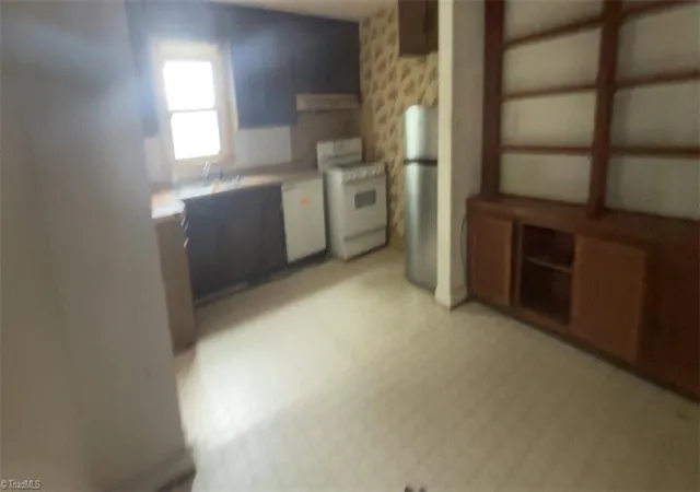 3rd image of 902 Ross Ave, Greensboro, NC 27406 | MLS# 1232944