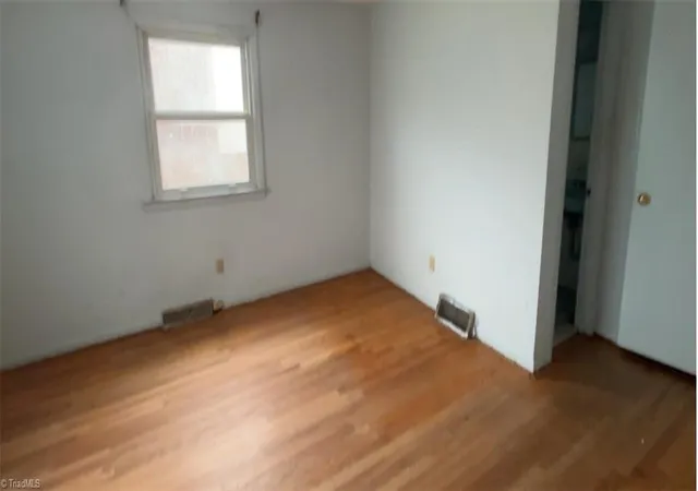 5th image of 902 Ross Ave, Greensboro, NC 27406 | MLS# 1232944