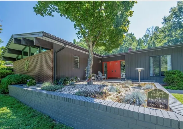 2nd image of 116 Maplewood Ave, Thomasville, NC 27360 | MLS# 1227757