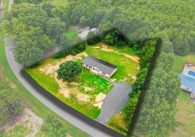 38th image of 1650 Lincoln St, Eden, NC 27288 | MLS# 1228972