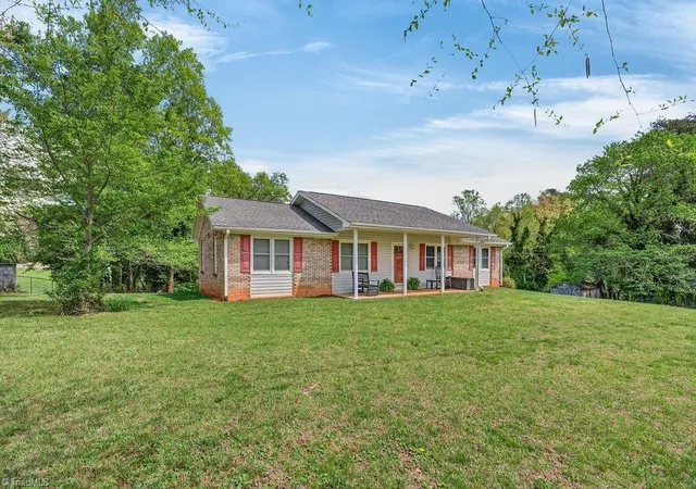 Homes for sale in Pilot Mountain, NC | 1319 S Old Us Hwy 52, Pilot Mountain, NC 27041 | MLS# 1214868
