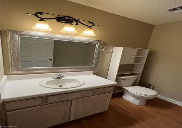 5th image of 7135 Friendly Ave #G, Greensboro, NC 27410 | MLS# 1205508